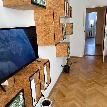 Hradec Králové Cozy Apartment Near The City Center المظهر الخارجي الصورة