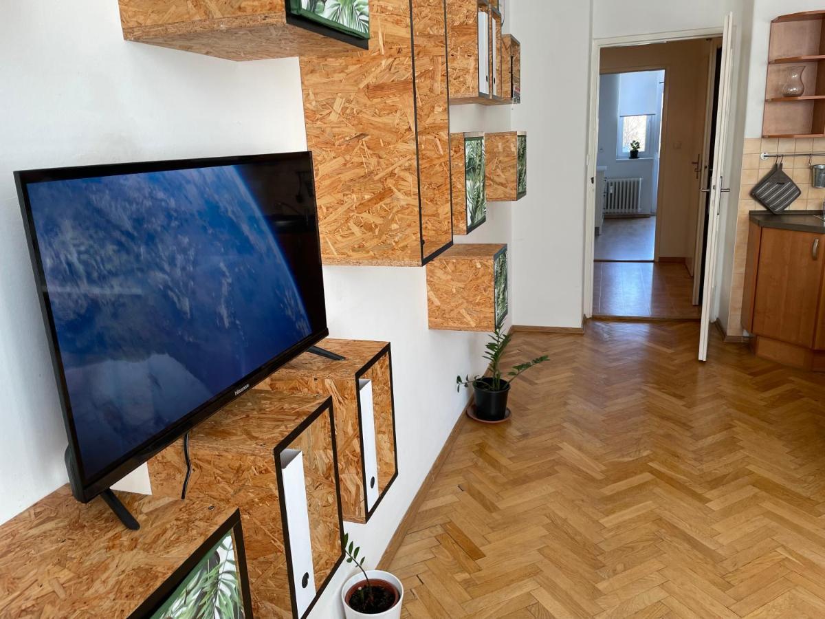 Hradec Králové Cozy Apartment Near The City Center المظهر الخارجي الصورة